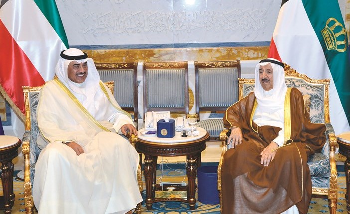 صاحب السمو الأمير الشيخ صباح الأحمد مستقبلا الشيخ صباح الخالد﻿