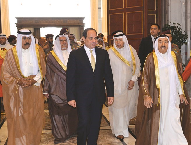 صاحب السمو الامير الشيخ صباح الاحمد والرئيس المصري وسمو ولي العهد الشيخ نواف الاحمد والشيخ علي الجراح والسفير احمد فهد الفهد﻿