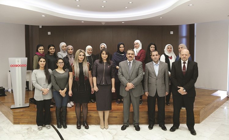 صورة جماعية للطلبة والطالبات﻿
