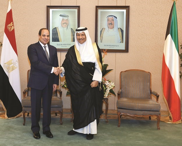 سمو رئيس الوزراء الشيخ جابر المبارك خلال استقباله الرئيس المصري عبدالفتاح السيسي﻿