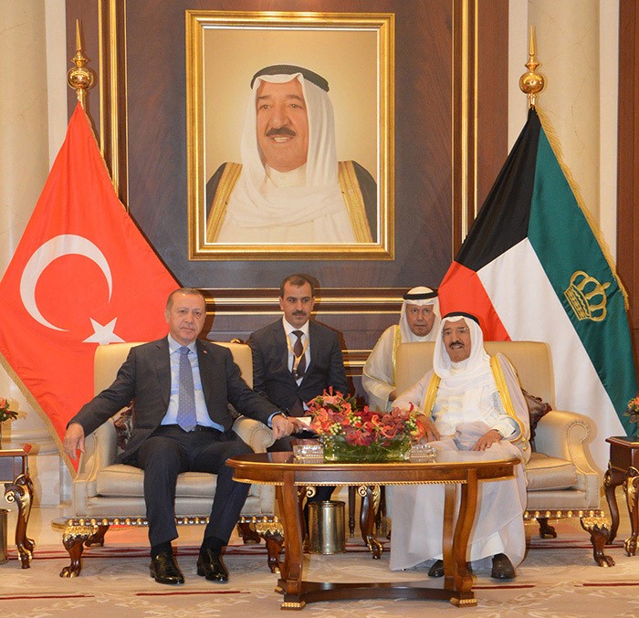 صاحب السمو الأمير الشيخ صباح الأحمد مستقبلا الرئيس التركي رجب طيب أردغان
