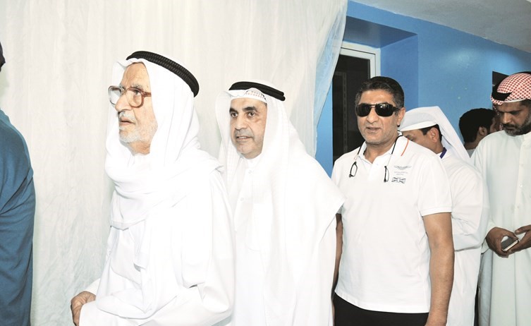 عبدالله الطريجي مشاركا في عملية الاقتراع﻿