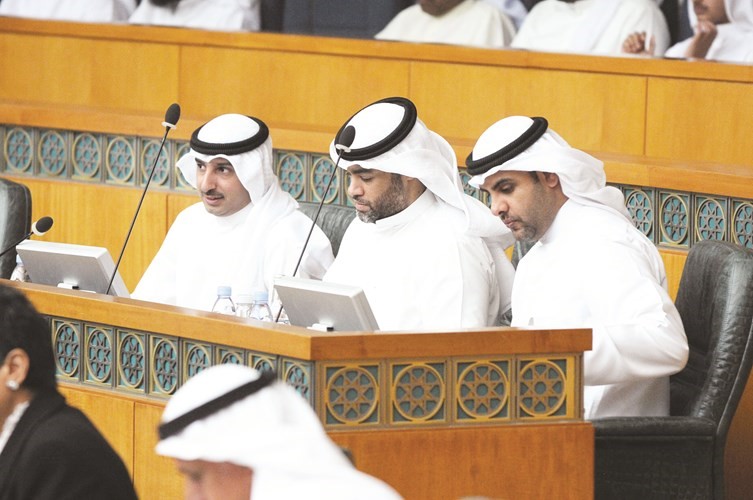يوسف الفضالة وعمر الطبطبائي وعبدالوهاب البابطين﻿