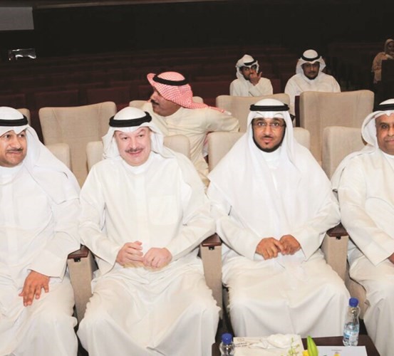 جانب من الحضور يتقدمهم عبداللطيف السريع﻿