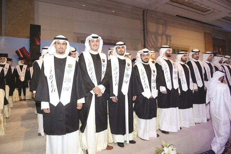 عدد من الخريجين﻿