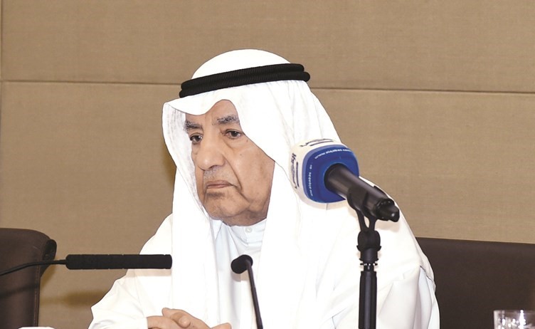 علي الغانم خلال الجمعية العمومية﻿