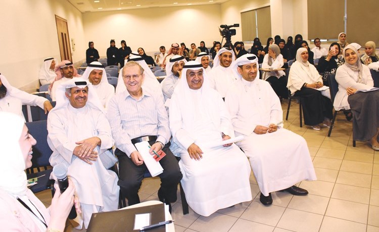 كلية التربية تنظم ورشة عمل «رؤية تربوية للتعليم التفاعلي»