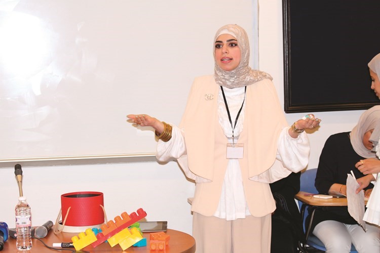 كلية التربية تنظم ورشة عمل «رؤية تربوية للتعليم التفاعلي»