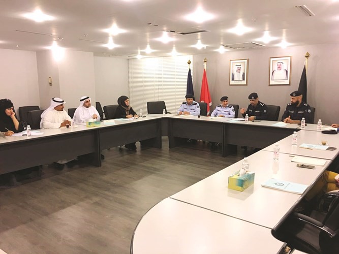 اجتماع تنسيقي بين إدارة الإنشاءات والصيانة بالجامعة و«الإطفاء»