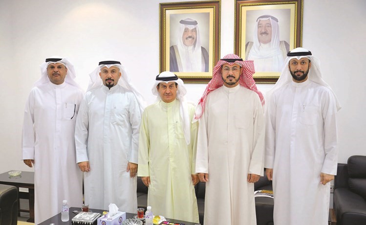 شؤون الطلبة تبحث مع بيت الزكاة آلية صرف المساعدة الاجتماعية