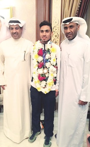 الزميل حامد العمران مع ابنه خالد ود.حمود فليطح﻿