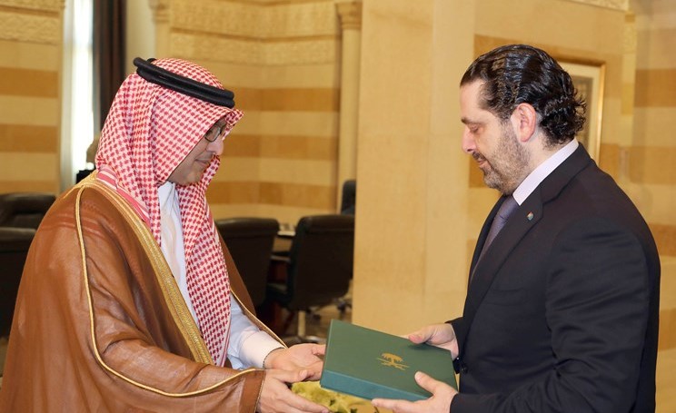 رئيس مجلس الوزراء سعد الحريري مستقبلا القائم بأعمال السفارة السعودية وليد البخاري في السراي الحكومي	(محمود الطويل) ﻿