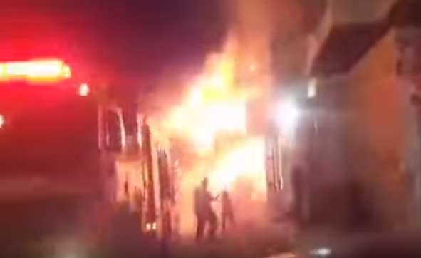 بالفيديو.. لحظة انفجار أسطوانة غاز في رجال إطفاء