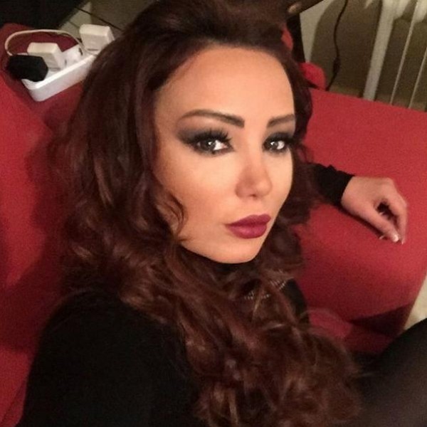 فنانة سورية تسخر من زواج تيم حسن ووفاء كيلاني!