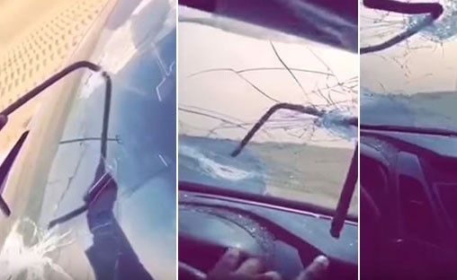 فيديو مروع .. مواطن سعودي ينجو من الموت بعد ارتطام قطعة حديدية بزجاج سيارته خلال سيره بأحد الطرق السريعة