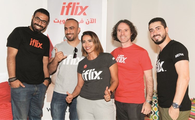 لقطة جماعية لقيادات IFLIXتتوسطهم هند الناهض(محمد هاشم)﻿