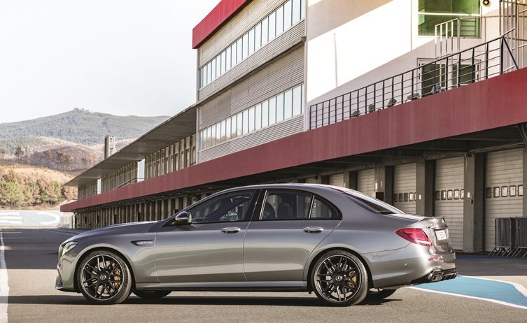+E 63 S 4MATIC من مرسيدس AMG.. ذروة جديدة من الأداء