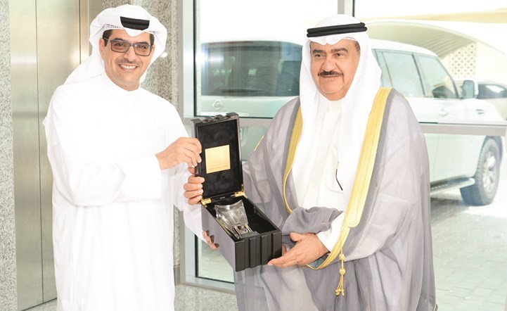 الناهض مكرما محافظ العاصمة﻿