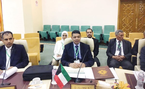 العميد الحشاش يرأس وفد الكويت