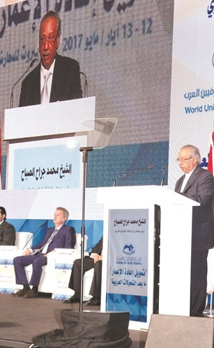 الشيخ محمد الجراح متحدثا خلال المنتدى﻿