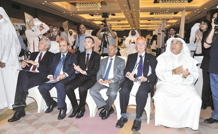 السفيران الاسترالي والالماني وعبدالله الشرهان في مقدمة الحضور﻿
