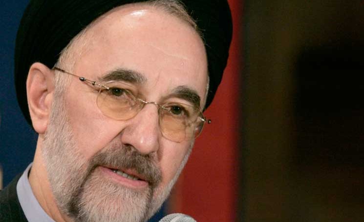 خاتمي للناخبين: صوتوا  لـ«العزيز روحاني»