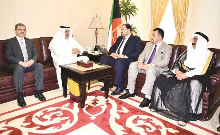 نائب رئيس مجلس الأمة عيسى الكندري مستقبلا رئيس اللجنة المالية والاستثمار في مجلس النواب العراقي﻿