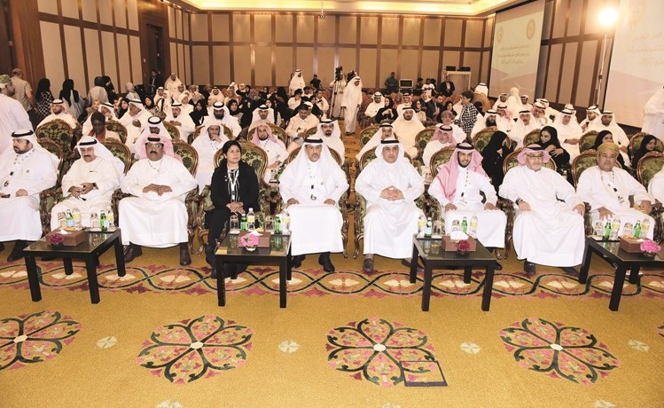 د. مطر المطيري ورؤساء الوفود الخليجية يتقدمون الحضور في المنتدى			(أحمد علي)﻿