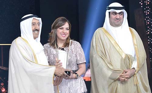  ﻿صاحب السمو الامير خلال تكريم منال السعد بحضور الوزير خالد الروضان﻿