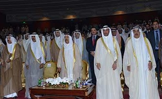  صاحب السمو الأمير الشيخ صباح الأحمد وسمو ولي العهد الشيخ نواف الأحمد ومرزوق الغانم والشيخ جابر العبدالله وفيصل السعود وسمو الشيخ ناصر المحمد والشيخ صباح الخالد