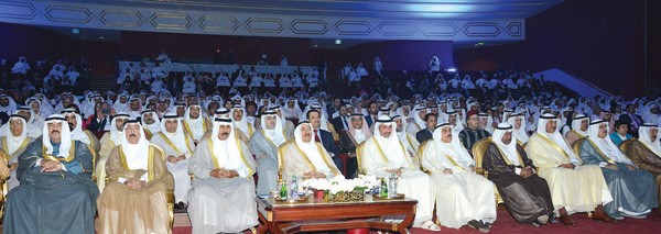 صاحب السمو الامير الشيخ صباح الاحمد وسمو ولي العهد الشيخ نواف الاحمد ورئيس مجلس الامة مرزوق الغانم والشيخ جابر العبد الله والشيخ فيصل السعود وسمو الشيخ ناصر المحمد والشيخ علي العبد الله والشيخ صباح الخالد في مقدمة الحضور﻿