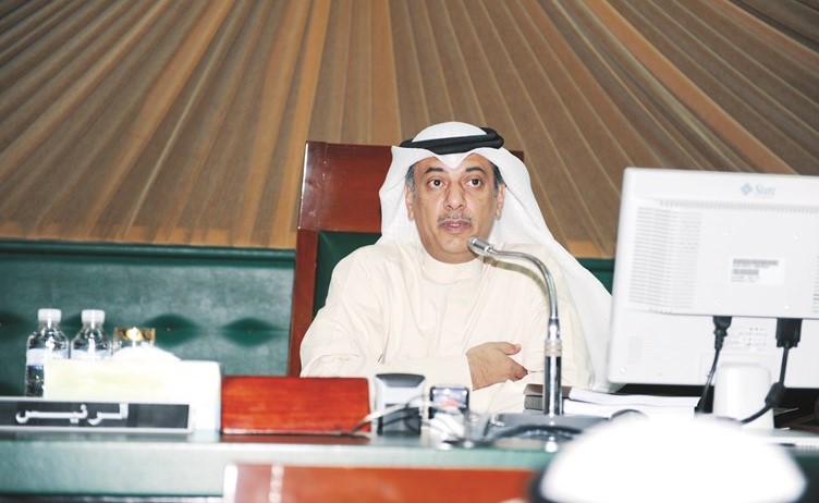 مهلهل الخالد مترئسا الجلسة﻿