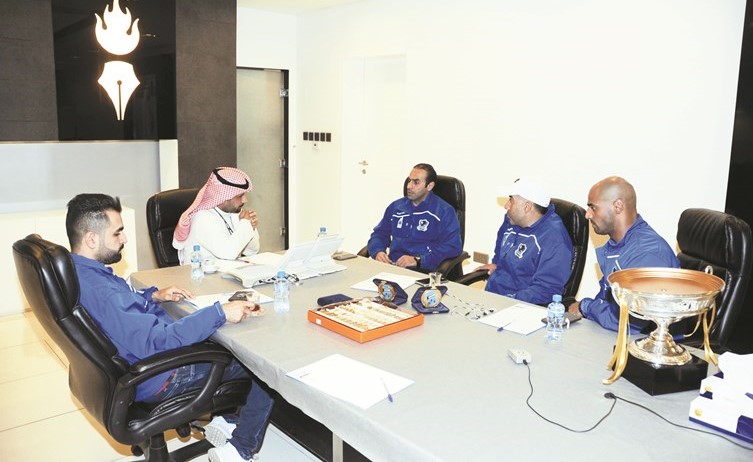 الزميل يحيى حميدان يحاور ابطال اسيا للهوكي﻿