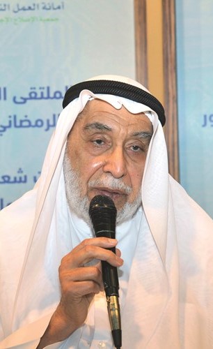 د.خالد المذكور متحدثا خلال الملتقى(زين علام )﻿