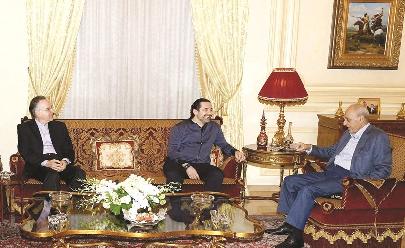 رئيس مجلس النواب نبيه بري خلال لقائه رئيس الحكومة سعد الحريري والنائب جورج عدوان مساء امس في عين التينة (محمود الطويل)﻿