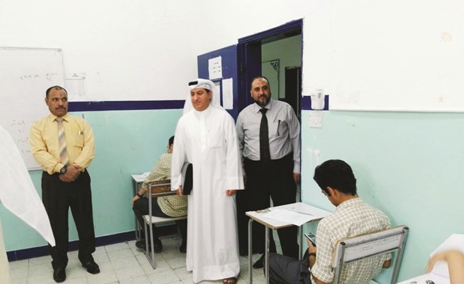 د. سلمان اللافي متفقدا لجان الاختبارات﻿
