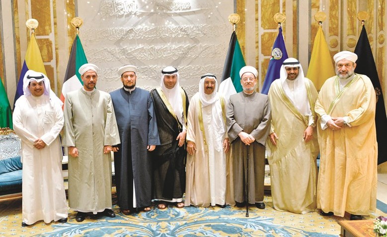 صاحب السمو الأمير الشيخ صباح الأحمد مستقبلا محمد الجبري ود.أحمد الطه﻿