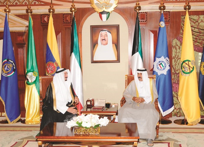 سمو ولي العهد الشيخ نواف الأحمد مستقبلا فيصل الدويش﻿