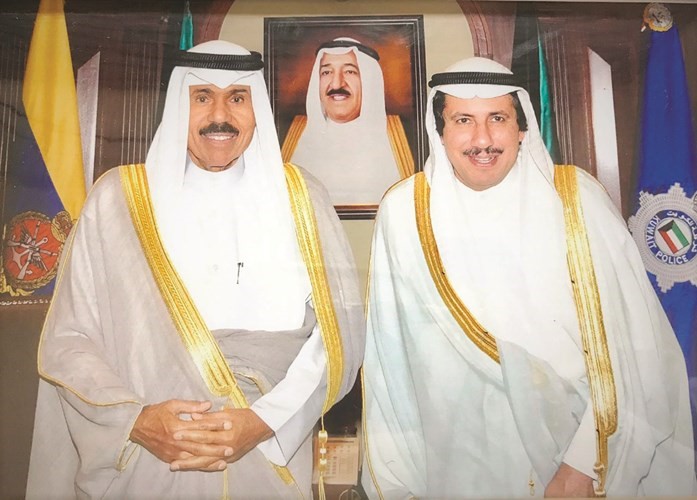 سمو ولي العهد الشيخ نواف الأحمد مستقبلا السفير الشيخ عزام الصباح﻿