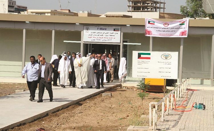وفد الجمعية الكويتية للاغاثة خلال افتتاح الجناح الطبي الكويتي ﻿