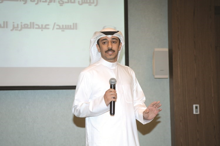 عبدالعزيز الحوقل﻿