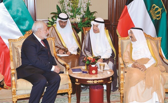 صاحب السمو الأمير مستقبلا السفير الافغاني حاج منجل حسين ﻿