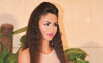 دوللي شاهين﻿