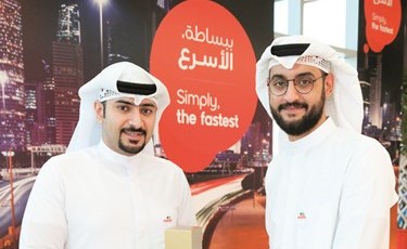 ممثلو Ooredoo يتسلمون الجائزة ﻿