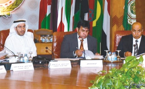 د. محمد الهاجري مترئسا الاجتماع﻿