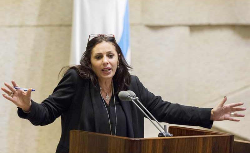 المسجد الأقصى على فستان وزيرة ثقافة إسرائيل يثير أزمة في «كان»