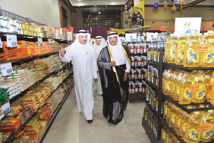 جولة بين المعروضات﻿
