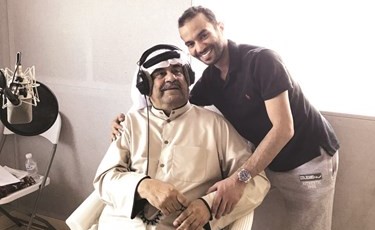الأسطورة بوعدنان يغني مقدمة «مول الهوايل» مع مطرب الشباب المطرف