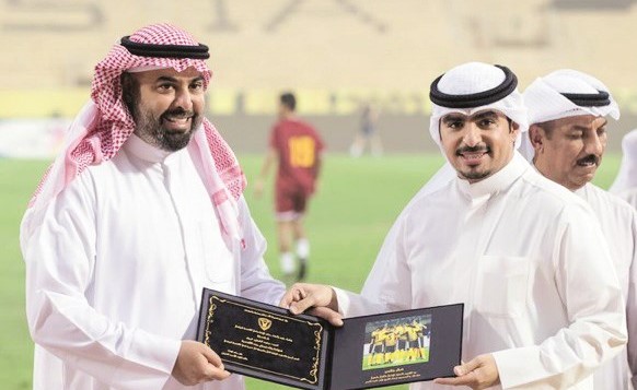 الفهد مكرما البابطين﻿