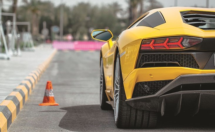 «فؤاد الغانم وأولاده للسيارات» تقدم لامبورغيني Aventador S الجديدة كلياً